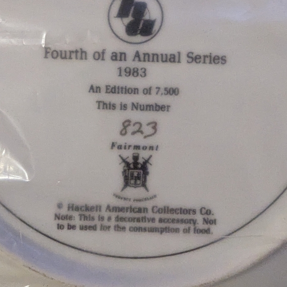 Vintage porcelain River Otters plate by Sadako Mano, Hackett American - Picture 6 of 7